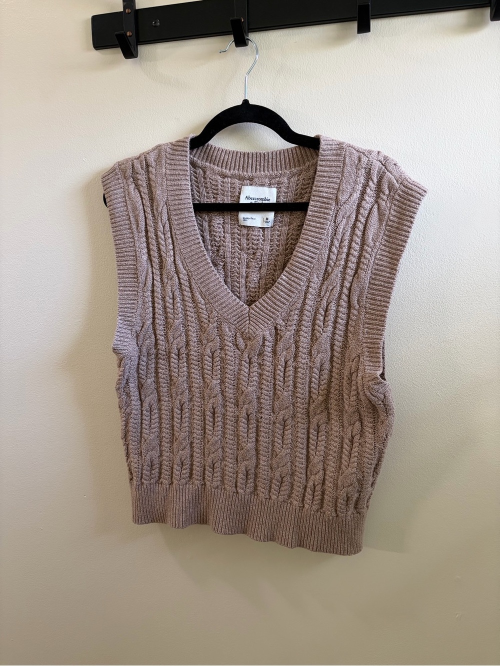 Abercrombie & Fitch Cable Knit V-Neck Sweater Vest